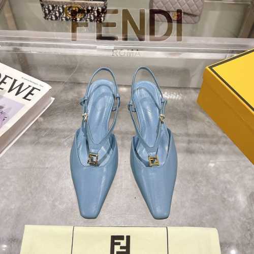 工厂价 女装女鞋 运动原单 ②②⑤春夏 芬迪 FFold方头鳗鱼纹露跟高跟鞋凉鞋 真皮大底： 方头露跟鞋，鞋面选用原版优质进口鳗鱼纹上皮配有缠脚鞋带。金属FF饰