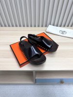 Hermes 爱马仕 oran系列顶级上新实木高定牛皮版本 每年人气最高的拖鞋美到无法言喻绝好的穿着舒适感可是经典必备，各种风格搭配都Hold的住！材质：进口定
