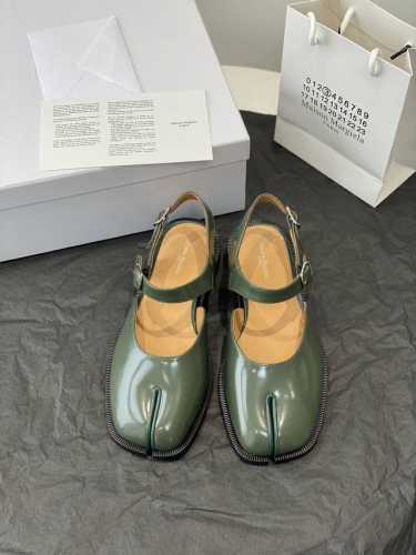 军绿色定制不退换 高定品质！Maison Margiela MM6分趾鞋 Tabi 意产植鞣羊皮！欢迎对比 真正的原版大底！Size:35-39 40定