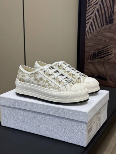 低帮系列P340顶级版本 dior迪奥Walk'n系列 老花 刺绣 厚底帆布鞋 休闲运动鞋以浪漫风格展示精致的花朵 原版购入开发 做货 这款 Walk'n'di