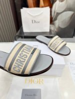 cd迪奥女士老花刺绣皮底拖鞋 克里斯丁迪奥一直是华丽与高雅的代名词，Oblique 印花棉质刺绣鞋面，原版定型，全套包装 面料: 原版定制进口Oblique 印