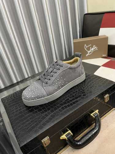 出厂价： Christian Louboutin Cl红底鞋 专柜烫钻系列，休闲板鞋 独家热款发布活动乳胶垫脚成品大底车线全球供货 顶级版 ：原版进口牛皮鞋面，