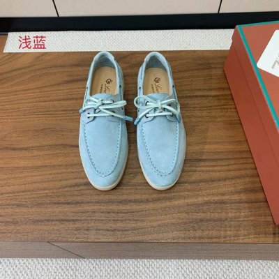 男款10 Loro Piana 绑带乐福鞋。意大利顶级羊绒复古优雅低调奢华。时尚性与皮料实用性同样兼具依然全网最高品质。鞋面羊京丝质柔滑。水染皮里，真皮中底。原