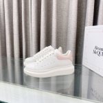 麦昆Alexander Mcqueen 爆裂纹尾 混种羊皮内里 女码 男码 顶级牛皮内里 女码 男码 为小白鞋疯狂打Call 超过150种版面，做市场最顶级的质