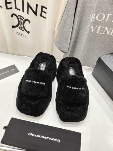 高版本出厂 Alexander Wang 大王松糕厚底水台羊卷毛拖鞋 24Ss秋冬最新爆款系列厚底毛毛拖鞋 专柜同步 顶级版本 鞋面：进口订制a级羊卷毛 垫脚：