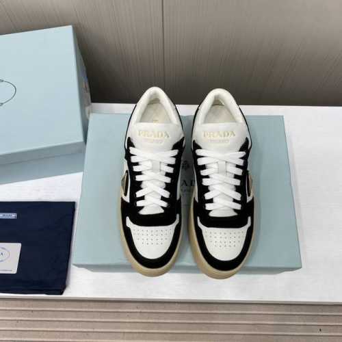 出厂价P Prada 普拉达 25Ss新款系带厚底小白鞋休闲运动鞋 这款运动鞋延续经久不衰的轮廓，是新款经典单品采用小牛 精心制作， 提升格调 款式轻盈，四季皆