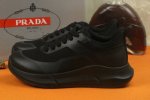 工厂价 爆单款 PRADA 普拉达 香港专柜休闲鞋，专柜品质，优质做工，鞋面采用进口透气飞织弹力布面料，舒适透气内里，原板防滑橡胶大底 ，休闲时尚，高端品质，码