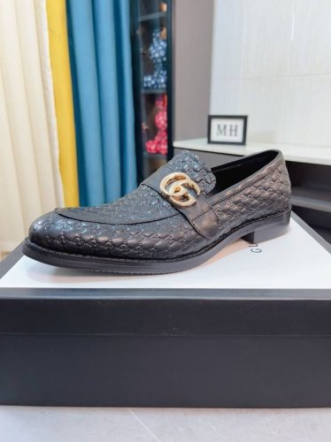 出厂价 Gucci 古奇 古奇皮鞋最火爆的经典之做 官网同步，鞋面采用意大利开边猪鸵鸟纹牛皮内里，独特品牌独特工艺 彰显了新一年度的爆款风格 别再犹豫，别再徘徊
