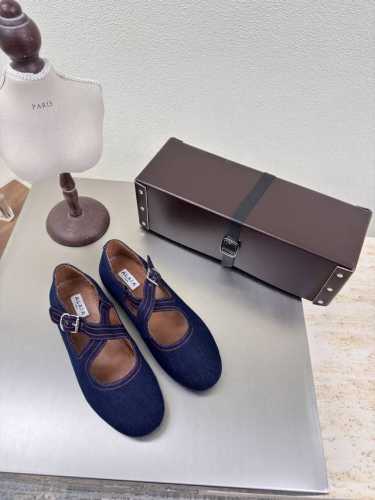 手工皮盒包装 交叉带系列 alaia 交叉带 来自巴黎 一见倾心 蓝色洗水牛仔 P360 原版大底 阿莱娅还有另外性感的一面 配上不同款式，不同风格都能轻松驾驭