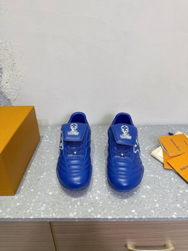 Louis Vuitton 路易威登 最新Footprint系列 情侣款 足球运动鞋 休闲 跑鞋这款 Footprint Soccer 运动鞋于2025春夏系列