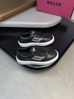 bally 巴利 -高端品质 原单 -鞋面：纳帕小牛皮、鞋身车缝品牌图腾.丝印品牌logo -内里：水染牛皮 -大底：超轻tpu发泡；成型大底 -超高品控 做工
