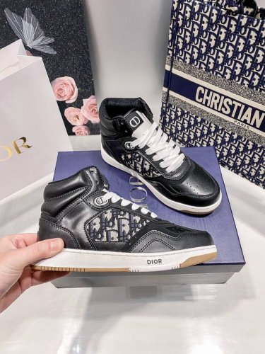 出厂： Dior 迪奥2025顶级专柜 情侣限定 官网上新 全新升级版本 Dior 25S B27情侣休闲鞋 B27 Dior B27 迪奥情侣 Dior 小红