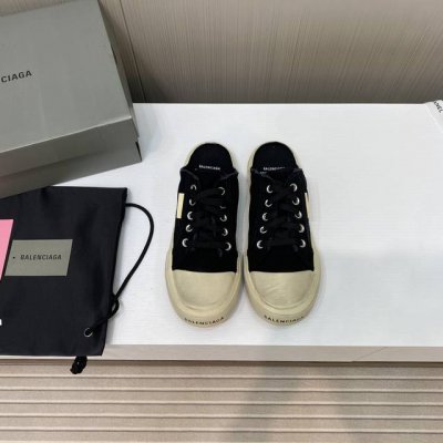 出厂价 牛仔提花涂鸦+20 Balenciaga 巴黎世家；最新paris情侣款帆布鞋破洞鞋~~ 最爱的一款休闲布鞋，复古做旧风格，全新paris系列运动鞋以崭