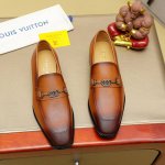 工厂价 Louis Vuitton 路易威登 新款官网爆款！原版一比一复刻，那种沉稳内涵儒雅的品味无法言喻的开启时尚鞋履的旅程从容应对各种场合！大牌的气势不言而