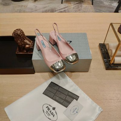 顶级包装配套最高版本 PRADA 普拉达新品， 顶级版本 实力来袭！Prada Glow限时店很闪亮的单品 原版鞋头玛丽珍单鞋形状圆形铁头 系列： “Prada