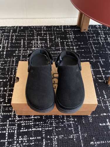 代购级 Ugg25Ss 新款 勃肯 包头拖 这个品牌我就心动了 代购找很久才买到货，真的一鞋难求，真的超级好看，姐妹们给我冲 面料：进口麂皮 面料：牛皮 大底：