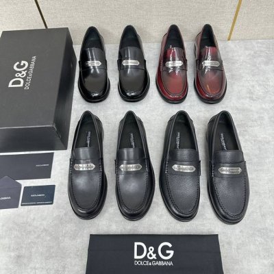 D&G 杜嘉-班纳 Dolce&Gabban* 莫卡辛便鞋 男士乐福鞋皮鞋 以全新版本创意呈现 D G金属logo标志性标牌装饰别具一格 风格优雅考究，鞋面横带
