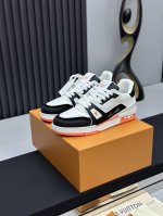 工厂直销 顶级版本 LV-路易威登-经典走秀新款空胶工艺 原版1：1开发复刻！！上脚非常舒适 奢侈用料，做工精细，中底印有欧洲制造英文字母鞋面由意大利进口小牛皮
