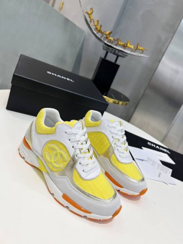 女段35-41# ，男段：39-45# 。 - * 。 顶级货小香c家chan*L Ss绝美新款运动鞋 。Yyds的新款老爹鞋 。 专柜真的是超级难买的一款鞋子