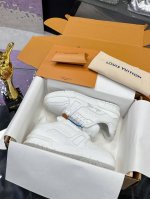 2025开春版 出货 专柜同步Louis Vuitton 驴家的爆款！Trainer板鞋，每个人都必须入的款，绝不后悔！超级百搭高级！什么衣服都好搭 最主要是超