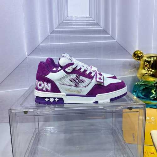 路易威登走秀滑板鞋爆款， 魔术贴系列louis Vuitton Trainer无疑是奢侈品牌推出的最成功的sneaker之一，不过探索的脚步并不会停，Louis