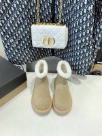代购级 Ugg韩系秋冬美拉德丑萌小短靴，冬天一点不会显得笨重，高丝光牛皮绒面，Eva发泡双层组合大底，搭配牛子裤绝绝子三色，码数35-40