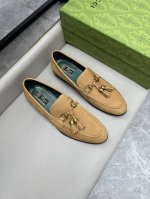 Gucci 古驰古奇2024新款皮鞋，此款鞋采用近几年比较流行的版型设计，外观时尚大气，鞋面采样进口牛仔布面料，真皮鞋底，上脚试试百搭！注：真皮鞋底在试穿时请注