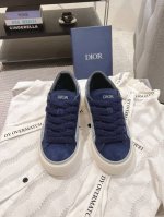 顶级版本ss Dio* 迪奥B33系列 情侣款休闲板鞋原版购入开发做货 采用迪奥灰牛皮革精心制作，侧面饰以同色调 CD Diamond 图案帆布镶片。CD Ic