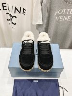高版本出厂 毛里 Prada*普拉达2024Ss秋冬新款毛里运动鞋休闲鞋闪亮登场 时尚大方的设计呈现经典轮廓。不管面对任何场所 主场只属于你！ 面料：原版进口牛