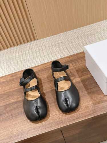490【莞产】Maison Margiela 马吉拉玛丽珍分趾鞋 这双拜托你们把她焊脚上，皮质柔软得不真实，穿过很多软的，第一次见到这么软的，只能说山外有山，人