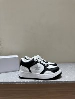 代购级 alo25s 春夏新款 拼色小白鞋厚底舒适休闲款alo比耐克更懂女生！上脚超级百搭！而且超级舒适！是厚底款但是上脚一点都不沉重！非常轻便！套上袜套搭配更