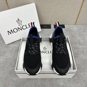 Moncle* 蒙口 拼接厚底运动鞋 官方售价rmb Lunarove低帮运动鞋彰显现代百搭风范 这款运动鞋沿袭品牌一贯的机能风格:黑白配色玩转街头酷感，采用氯