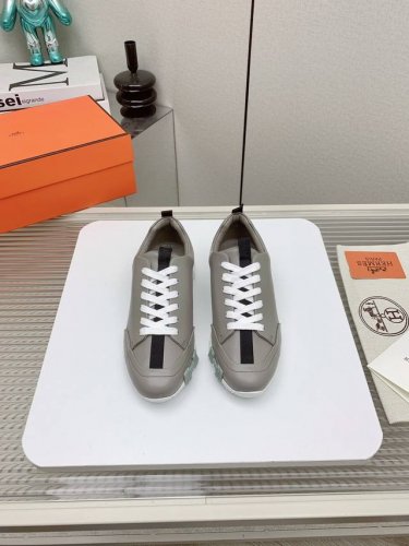出厂 高版本 Hermes 爱马仕 24 Fe New Arrival~ 秋冬新款 Bouncing 情侣运动 休闲鞋 爱马仕最舒服的鞋，没有之1，上脚特轻又巨