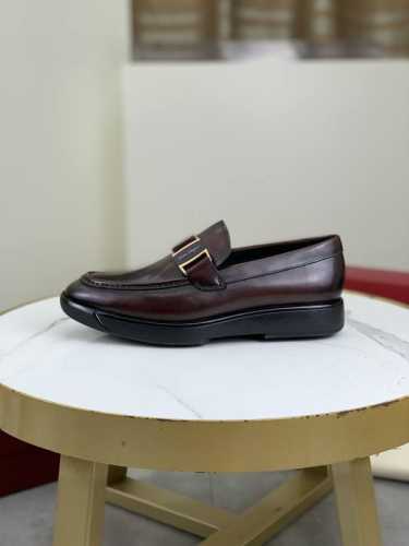 工厂价 顶级品质 Salvatore Ferragamo 菲拉格慕商务皮鞋，1:1顶级代购品质，鞋面进口精选原版开边珠小牛皮，内里垫脚均用进口原版水染牛皮，进口