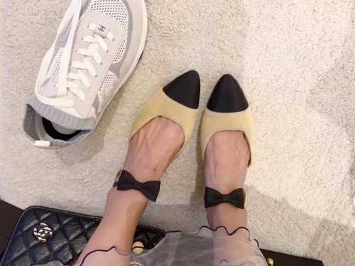 超级大爆款 chanel 20A早秋 高级手工坊系列！ 【专柜级版本】 这季最紧俏太火爆了，蝴蝶结设计美的绝伦，真的太美了，俏皮又高级，全网专柜疯狂断货，出镜率