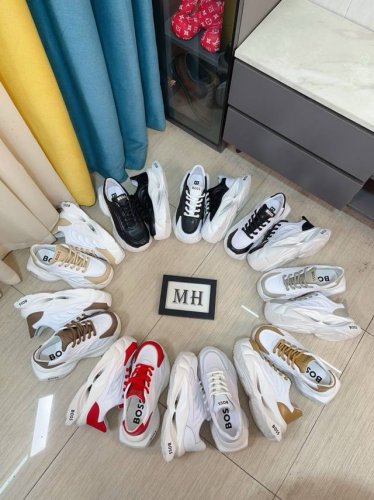 出厂价 Boss 以经典的设计成为永不落幕的时尚宠儿，经典的休闲造型 鞋面采用顶级牛皮 品牌logo点缀 彰显品牌魅力；头层真皮里品牌专用大底，耐磨，轻便，码数