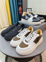 出厂价 普拉达 Prada 奢华时尚的高端产品完美的楦型加上顶级的手工制作，使得本款鞋子立马形成了一股浓郁的贵族气息。进口头层牛皮搭配布洛克雕花工艺真皮内里法国