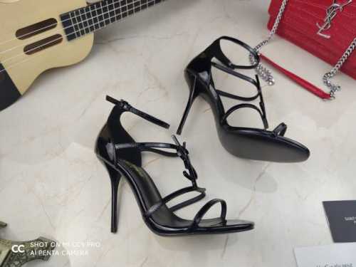 真皮底 Saint Laurent 圣罗兰、一字带凉鞋早春专柜同步最新款、YSL、Logo字母扣装饰经典上乘美艳力作 专柜最火春夏系列 兼备气质 时尚 经典耐看