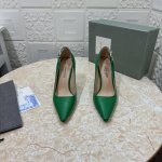 Tom Ford顶级版本 高品质单鞋 2024官网同步 1:1开摸 新款小方头单鞋 鞋面：石头纹 蛇纹皮 牛皮 垫脚：羊皮 跟高：10.5Cm 鞋底：Aaa级原