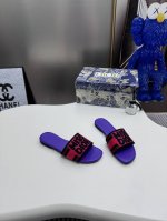 出厂： 新款迪奥miss Dior 系列平底拖鞋，经典上乘美艳力作 Dior专柜最火春夏系列 兼备气质 时尚 经典耐看的设计风格 上脚效果特别美！原版复刻制作！