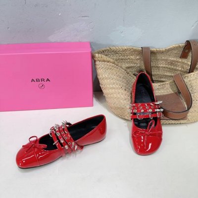 高品质出厂390！小众潮牌好物分享|Abra25春夏新款鉚釘平底圆头芭蕾舞鞋！ 這雙鉚釘芭蕾舞单鞋，簡直眼前一亮 鉚釘＋蕾舞鞋元素【就是甜美酷酷的完美適配，黑色