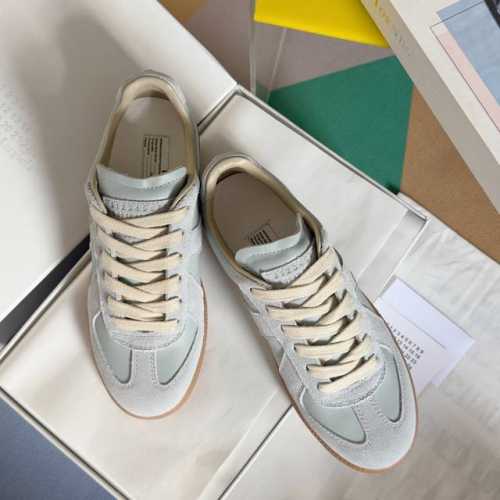 顶级版本：情侣款 Maisonmargiela Mm6 马吉拉 情侣款 德训鞋 休闲 运动鞋 原版购入开发 做货 鬼才设计师品牌，一个轻奢品牌 这一款德国训练鞋