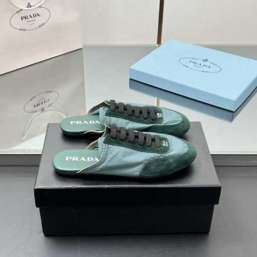 工厂P价 高品质 ！！Prada 普拉达新款德训鞋，Collapse再生尼龙与绒面皮革弹力运动鞋 女士芭蕾舞鞋 鞋垫加厚小羊皮，踩上去无比舒适，有支撑感，又包裹