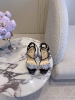 出厂价 Christian Loubouti* 新款水晶红底高跟凉鞋 超级重工 闪耀夺目 富贵迷人 交织出童话般的梦境 鞋面牛皮手工缝制水晶 内里垫脚羊皮 原版