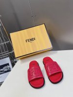 顶级原版货 Fendi芬迪平底拖鞋，鞋面棕色原版牛皮+F家经典压花脚床和包边、内里均为面皮原版牛皮，市面唯一一家正品做法，市面上的一般都是超纤不是皮，因为全部用