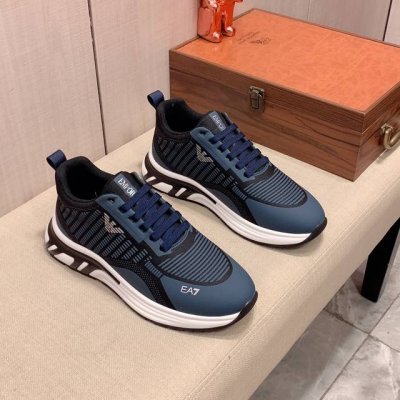 新款: 厂价: 阿玛尼armani* 最新爆款休闲鞋，顶端品牌奢侈～代购，顶级～质量 鞋面選用进口透气织网搭配材质透气羊皮垫脚 精细做工 原版个性时尚柔软橡膠耐