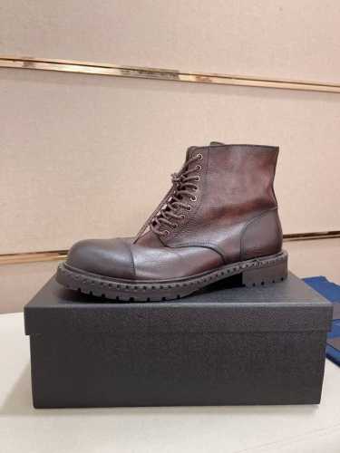 工厂价 高版本 高品质新款prada 普拉达 专柜同步上市， 新款男鞋、面料精选头层牛皮。内里 进口牛皮内里。高端开模防滑橡胶大底，精美线条、简约大气，上脚舒服