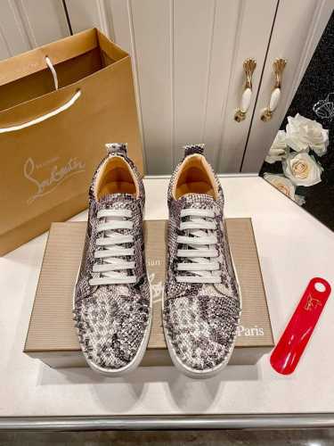橙子出厂价P ，男码10 定制款 Christian Louboutin Cl低帮板鞋系列 铆钉 水钻 运动鞋休闲鞋红底鞋 情侣款 定做时间较长，请耐心等待！