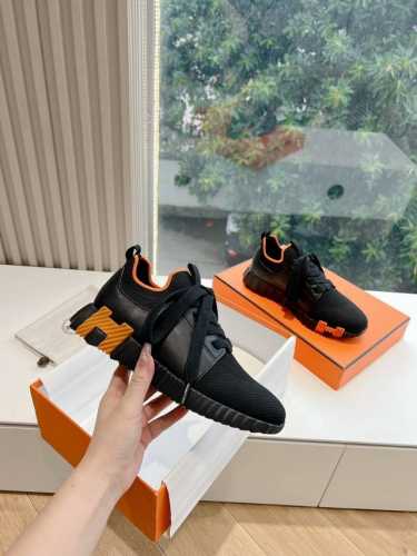 男码10 顶级版 Hermes 爱马仕爆单新品bouncing男女同款情侣运动鞋轻napa小牛皮拼接麂皮，搭配撞色大底，简约鞋型，打造活力休闲风格 又是一款必火