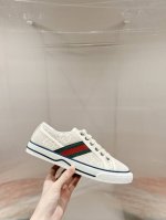 橙子出厂价P Gucci 古驰 1977系列 经典低帮帆布鞋 休闲鞋板鞋 情侣款 双帆布成制融品入牌元素 复古格风浓郁 经典与情怀都让人完美回忆！ 原版开发每个